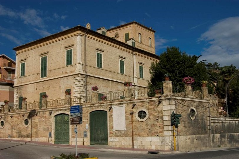 Palazzo Laureati